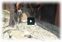 Работа отбойного молотка и бетонолома видео